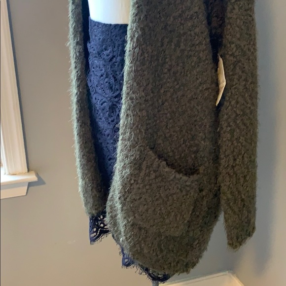 Altar’s State Oversize Cardigan - Picture 4 of 5